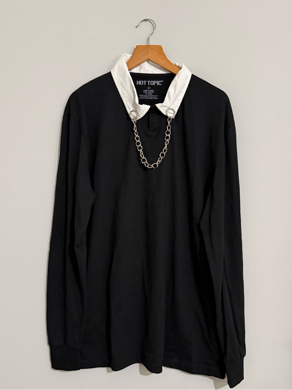 Hot Topic Black Long-Sleeve Shirt with White Collar and Chain